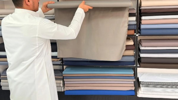 انتعاش الحركة التجارية في أسواق مكة المكرمة قبيل عيد الفطر