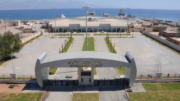 استئناف العمل بميناء نويبع بعد استقرار الطقس