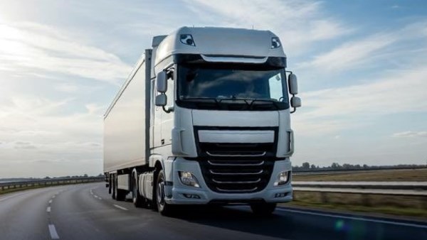 تمديد استثنائي لعمر الشاحنات التشغيلي في السعودية لدعم سلاسل الإمداد