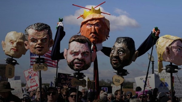 "لا ملوك".. آلاف المظاهرات المناهضة لترامب تجتاح المدن الأمريكية (صور)