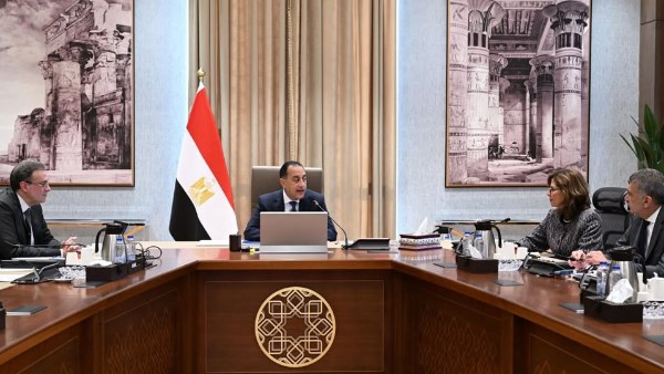 رئيس الوزراء يستعرض المنظومة المقترحة لتطوير وتأهيل الكوادر بالجهاز الإداري للدولة
