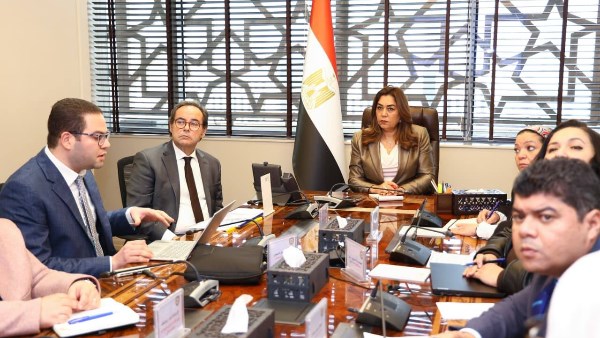 الدكتورة منال عوض