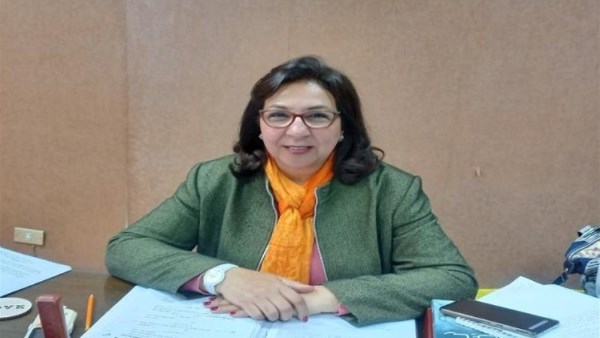  الإعلامية منال هيكل