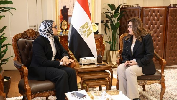  الدكتورة منال عوض