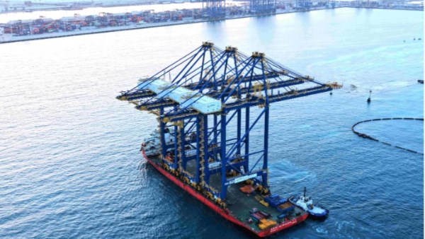  رافعات رصيف جديدة 