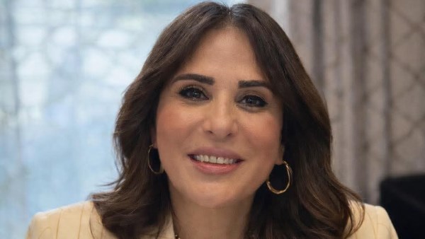 وزيرة الإسكان 