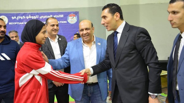 وزير الشباب والرياضة