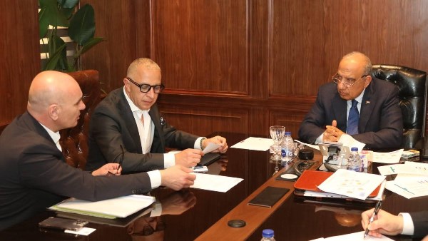 وزير الكهرباء