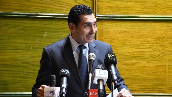 وزير الشباب والرياضة