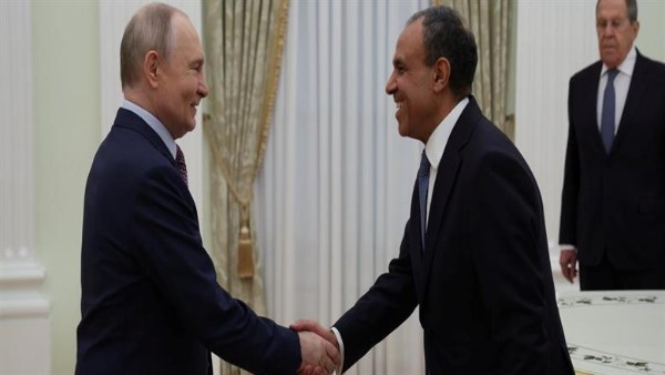 وزير الخارجية يسلم رسالة خطية من رئيس الجمهورية إلى الرئيس الروسي