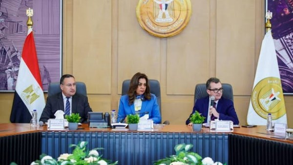 وزراء التنمية المحلية والبيئة والتخطيط والتنمية الاقتصادية والتعليم العالي 