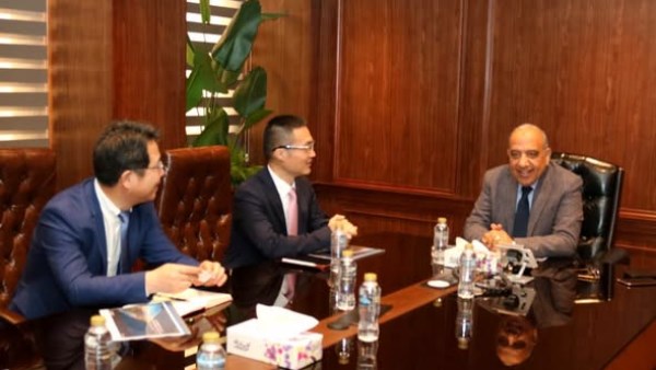 الكهرباء تبحث مع هواوي مصر تعزيز التحول الرقمي