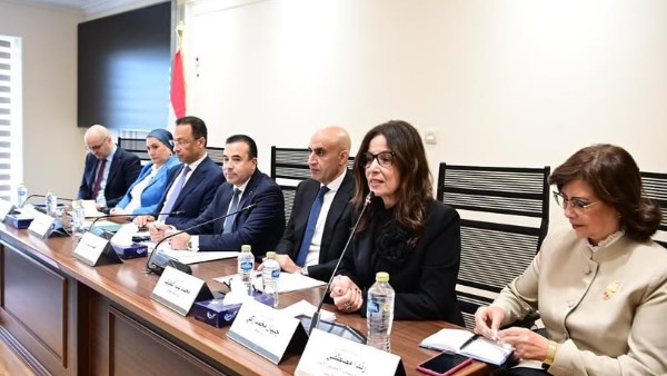 مناقشات برلمانية موسعة لإعداد قانون يحمي الأطفال من مخاطر الإنترنت