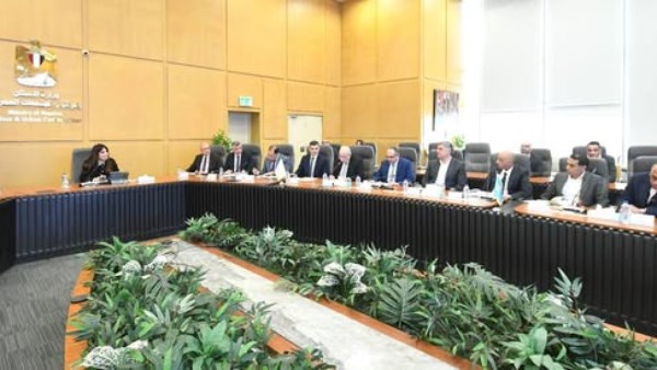 «الإسكان» تدرس آليات عاجلة لدعم شركات المقاولات واستمرار المشروعات