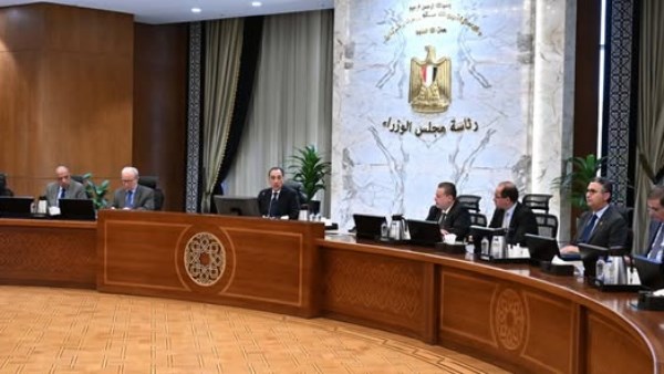 الحكومة تؤجل مشروعات قومية 3 أشهر لتوجيه الموارد للأولويات