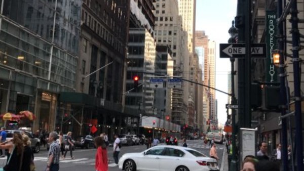 أسعار الوقود المرتفعة تغيّر عادات التنقل في أمريكا.. ماذا حدث؟