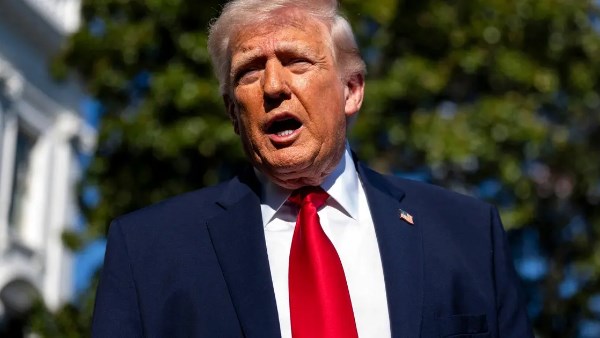 تصاعد التوتر مع إعلان حظر بحري على الموانئ الإيرانية