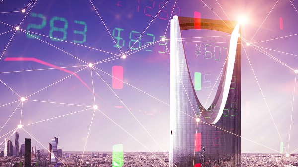 بينها رسوم العقارات الشاغرة.. السعودية تطرح 16 مشروعًا اقتصاديًّا عبر منصة «استطلاع»