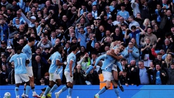 مانشستر سيتي يقلّص الفارق مع آرسنال بفوز ثمين في قمة الدوري الإنجليزي