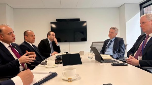 بنك الاستثمار الأوروبي يدعم خطط مصر للتوسع في المناطق الصناعية