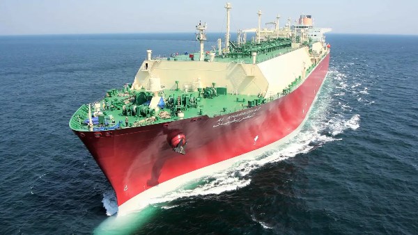 ارتفاع أرباح «ناقلات» القطرية بدعم نمو الإيرادات وتراجع تكاليف التمويل