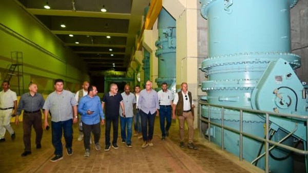 وزير الري يوجه بدراسة ربط منظومة "الإسكادا" بمكونات مشروع تنمية جنوب الوادي