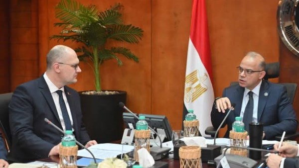 خطط لتعزيز تصنيع الجرارات والشاحنات بين مصر وبيلاروسيا