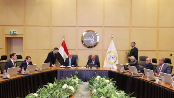 مصر وروسيا توقعان مذكرة تفاهم لتعزيز التعاون في مجال النقل البحري التجاري