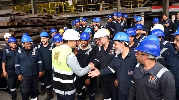 وزير الصناعة