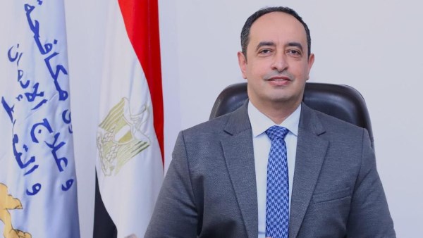  الدكتور عمرو عثمان