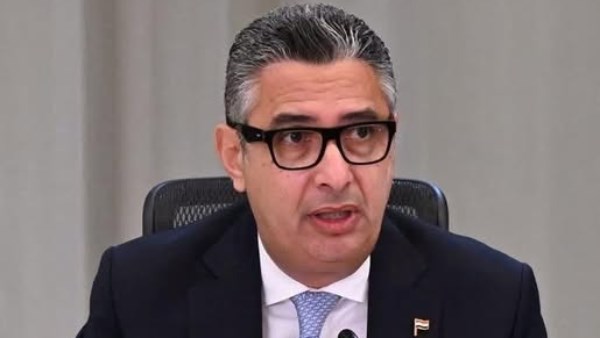 الدكتور شريف فاروق