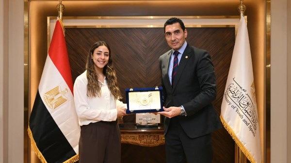 وزير الشباب والرياضة