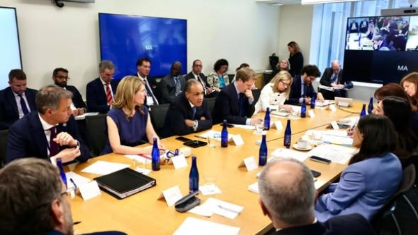 وزير الخارجية