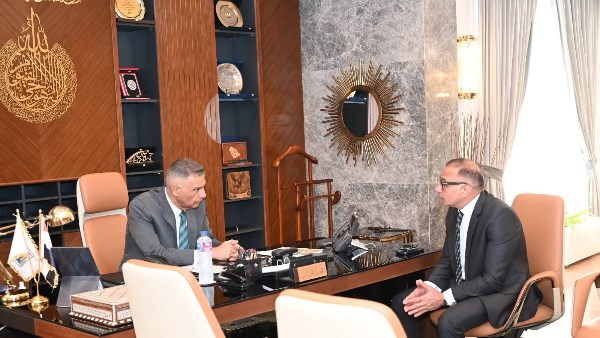 جنوب سيناء تبحث تشغيل 5 حافلات كهربائية ضمن مشروع «جرين شرم»