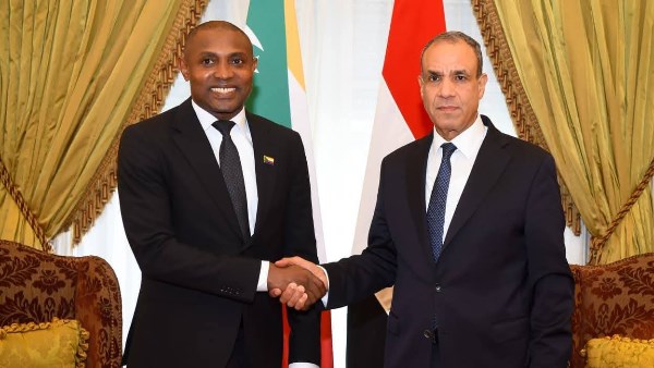 وزير الخارجية