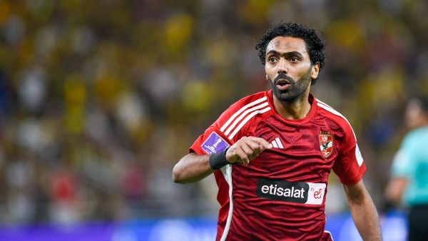 الأهلي يكتسح نادي الزمالك بثلاثية نظيفة في قمة الدوري المصري