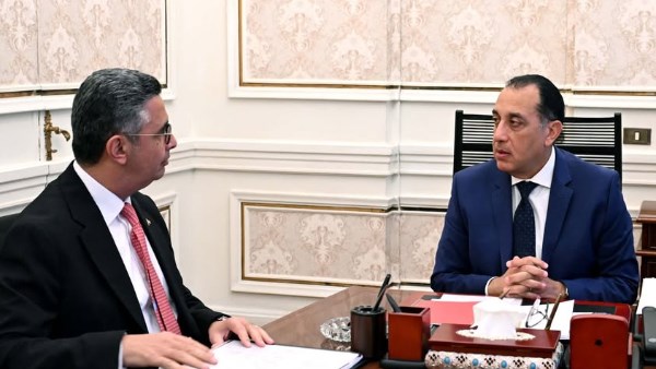 مدبولي يناقش تطوير منظومة الدعم وكارت الخدمات الموحد