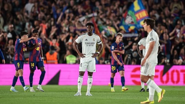 برشلونة يحسم الكلاسيكو ويتوج بلقب الليجا الـ29