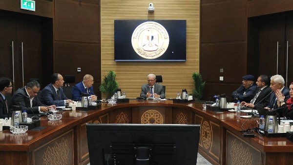 الدكتور حسين عيسى
