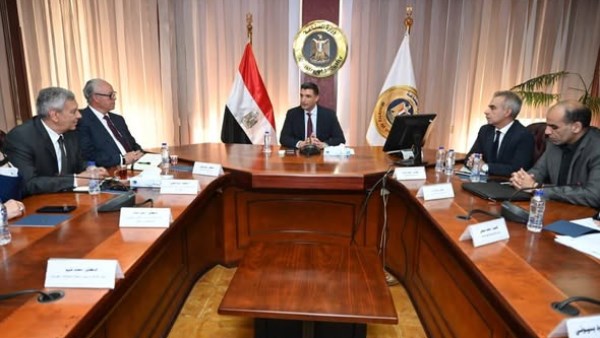 وزير الصناعة