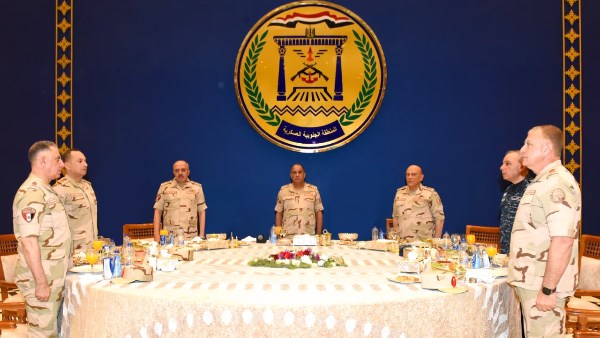 وزير الدفاع 