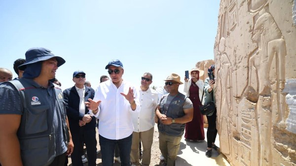 وزير السياحة