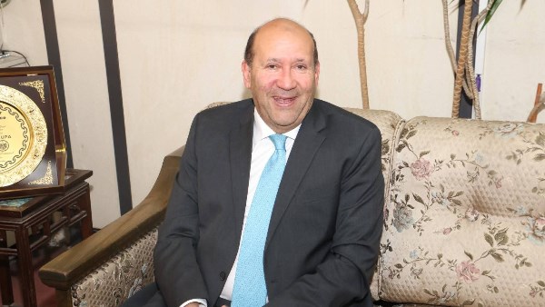 السفير هشام بدر