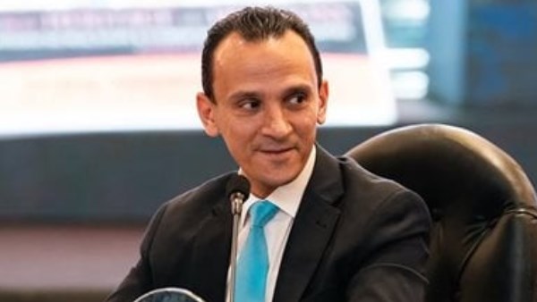 الدكتور عبد الخالق إبراهيم 