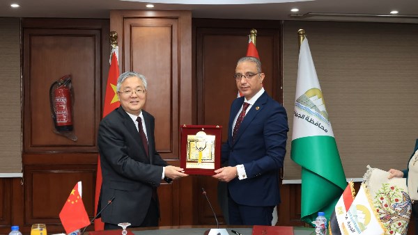 محافظ الجيزة 
