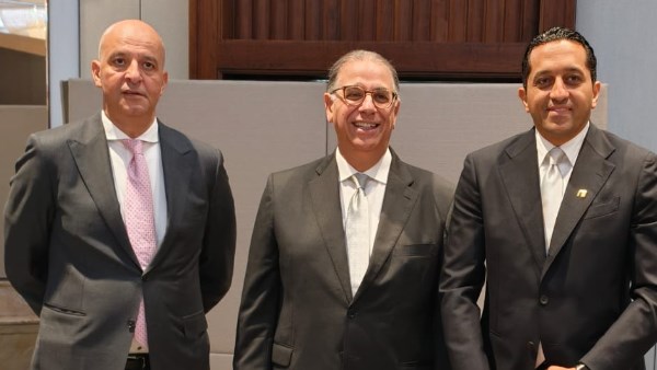نائب وزير الخارجية وسفير مصر ببريطانيا يفتتحان النسخة الـ 20 من معرض «عقارات النيل» في لندن بحضور الرؤساء التنفيذيين لكبار الشركات