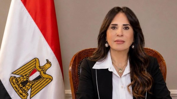 وزيرة الإسكان 