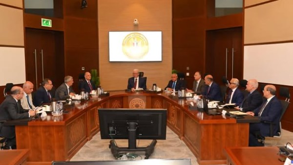حسين عيسى، نائب رئيس مجلس الوزراء للشؤون الاقتصادية،
