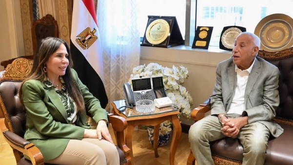 وزيرة الإسكان تستقبل رئيس الزمالك