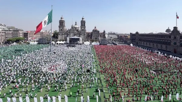 المكسيك تستقبل كأس العالم بحشد جماهيري ضخم قبل الافتتاح